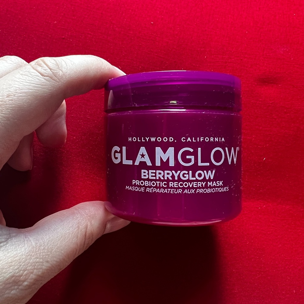 Glam glow mask